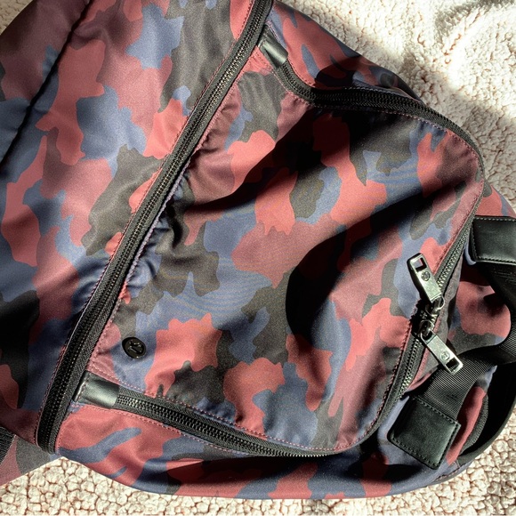 COPY - CityAdventure Backpack 17L Heritage 365 Camo Smoky Red Night Sea Multi l… - Picture 1 of 16